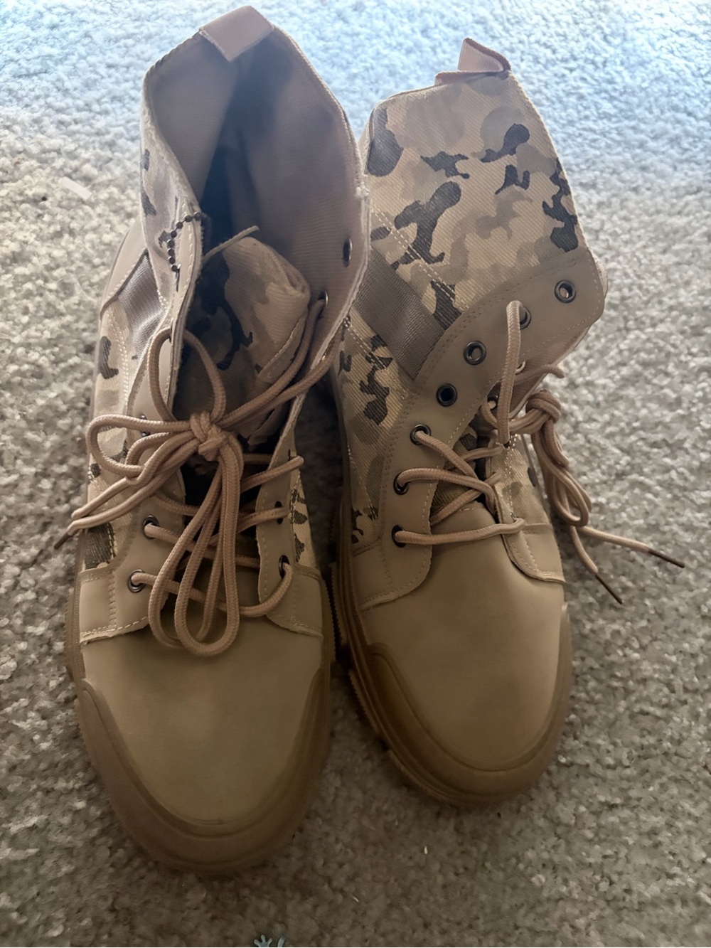 Men’s Tactical Desert Camo Lace-Up Boots - Tan